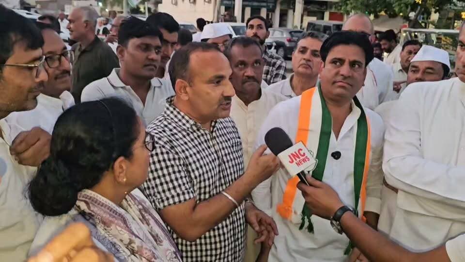 बुवानी खेड़ा में CM को दिखायेगे काले झंडे अगर गाँधी की FIR वापिस नहीं ली तो?