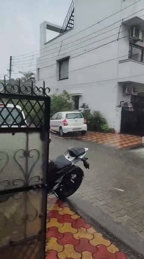 बारिश में बच्चे मस्ती करते हुए #जगाधरी