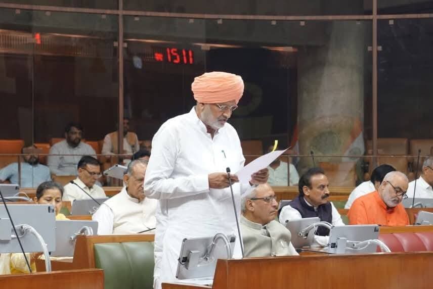 जनहित सर्वोपरि, विकास के लिए सरकार संकल्पित!
आज विधानसभा के मानसून सत्र के तीसरे दिन सदन में shyam singh Rana ji ने जनहित से जुड़े मुद्दों पर सरकार का पक्ष रखा। विपक्ष के सवालों का जवाब देते हुए प्रदेश में हो रहे विकास कार्यों और किसानों के लिए चलाई जा रही योजनाओं की जानकारी सदन में रखी।
Nayab Saini BJP Haryana
#HaryanaVidhanSabha
#MonsoonSession #ViksitHaryana