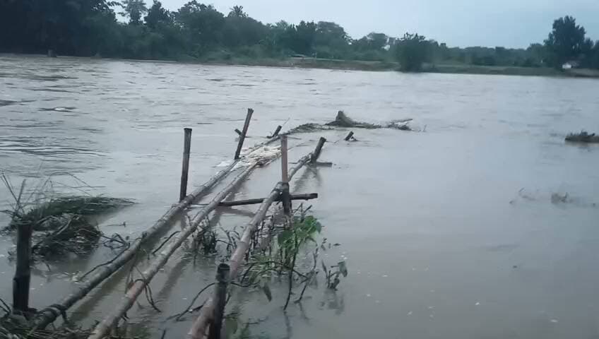 বামুনডিহা কংসাবতী নদী ঘাটে চিত্র, আজ মঙ্গলবার।