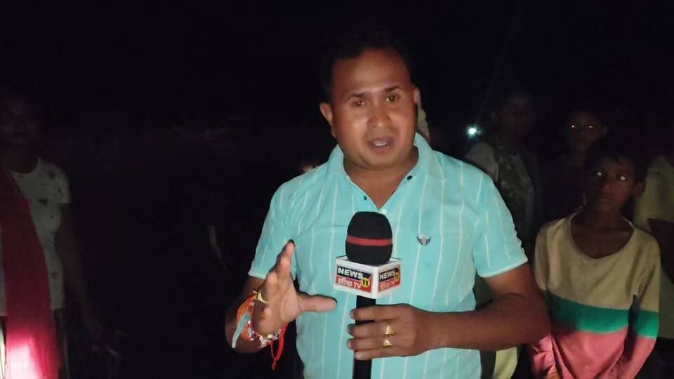 चित्रकूट जिले के पहाड़ी ब्लॉक के ग्राम पंचायत कलवारा खुर्द के खेरिया गांव में बाढ़ से प्रभावित आधा सैकड़ा घर, समाजसेवी अमर दीप कुशवाहा ने मौके में पहुंचकर राहत सामग्री दी एवं सभी से अपील की, सरकार से भी मांग की सभी बाढ़ पीड़ितों के लिए