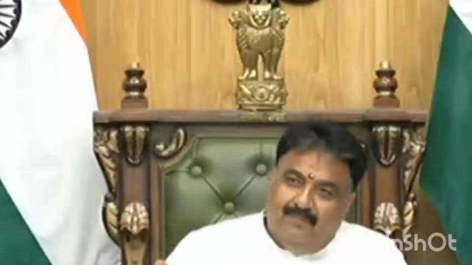 समालखा विधायक मनमोहन भड़ाना ने विधानसभा सत्र में हथियार रखने के लिए लाइसेंस बनवाने की प्रकिया सरल करने की उठाई मांग। ताकि युवाओं के सरल प्रकिया होने से हथियार रखने का लाइसेंस आसानी से बन सके और युवाओं को सिक्योरिटी आदि की नौकरिया मिलने पर रोजगार के अवसर बने।