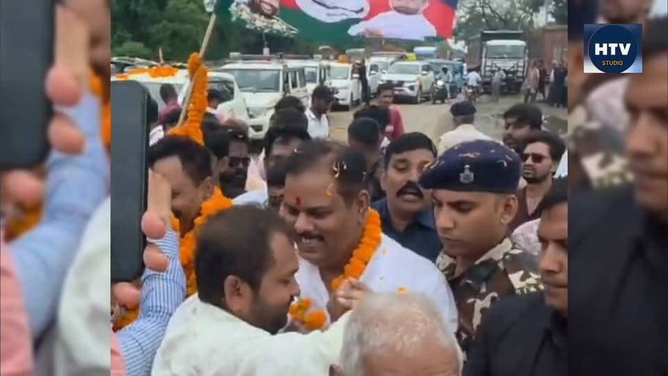 बेगूसराय पहुंचे लोजपा के प्रदेश अध्यक्ष सुरेंद्र विवेक लोगों ने किया स्वागत गन्ना मंत्री संजय पासवान भी थे..
