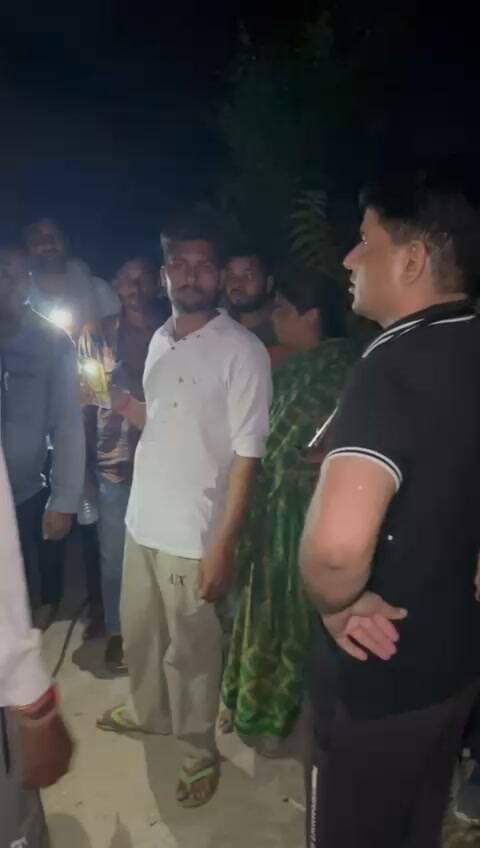 रात 12 बजे कैसे गुस्से सरकारी हॉस्पिटल में नशेड़ी बड़ा सवाल!