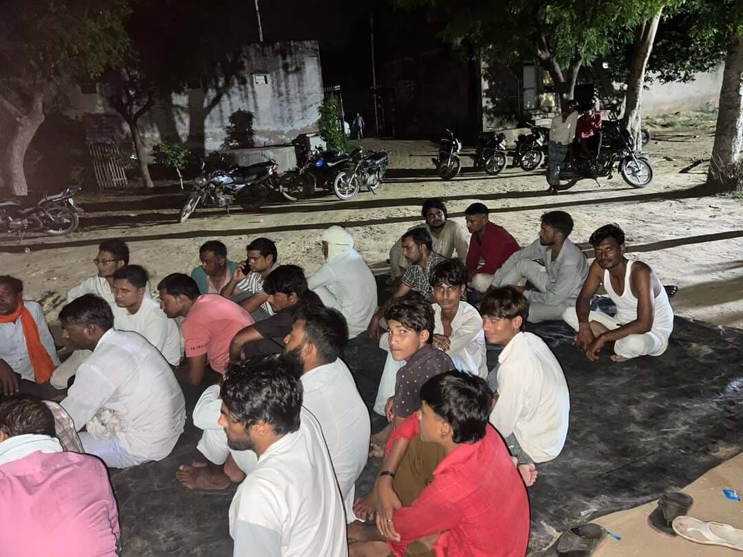 रावली गांव में चल रहे बुचड़खाने को बंद कराने के लिए 6 सितंबर को होगी बड़ी पंचायत
- रावली गांव के लोगों ने देर रात 6 सितंबर को पंचायत बुलाने के लिए की बैठक
- बुचड़खाने की बदबू व मल मूत्र से गांव में फैल रही बीमारी
#mewatireel #mewativideo #मेवाती
@topfans Ch. Aftab Ahmed