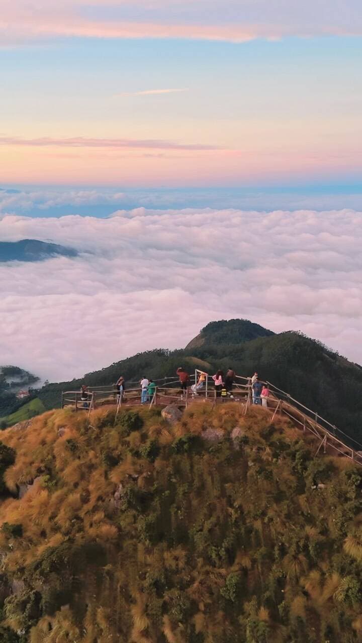 Some sunrises are worth waking up at 4 AM for.” 🌄✨
Above the clouds, beyond the mountains — Kolukkumalai feels like another world.
One of South India’s most breathtaking sunrise viewpoints. ☁️⛰️
📍 Kolukkumalai, Munnar, Kerala
#kolukkumalai #southindia #sunrise #reels #trending