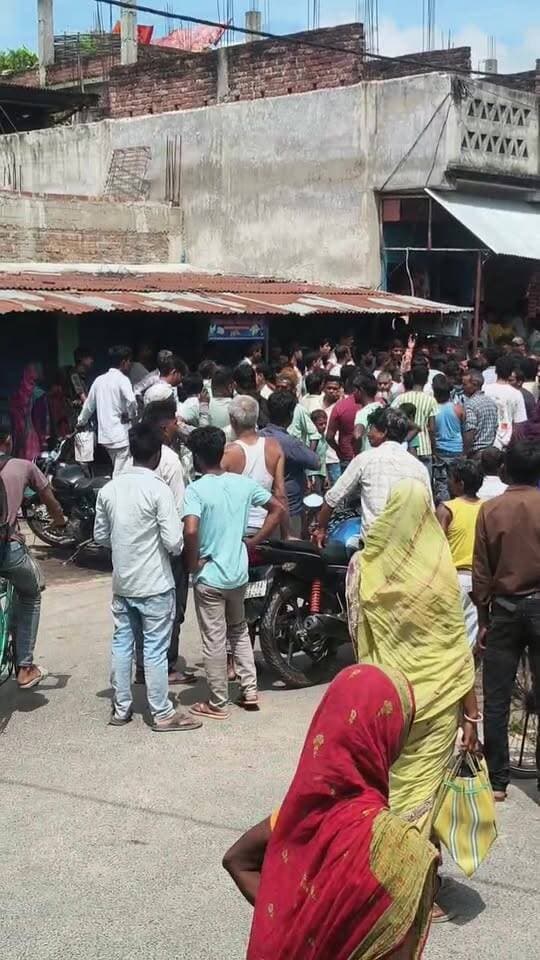 दिनदहाड़े मुखिया प्रतिनिधि कफील अंसारी पर जानलेवा हमला, एक आरोपी मैगजीन सहित ग्रामीणों के हत्थे चढ़ा !