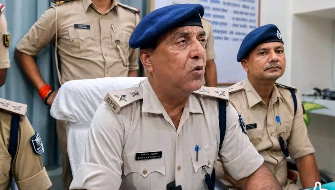 मृतक निशु का पांचवें शक्श की बहन से प्रेम प्रसंग के कारण शराब में जहर मिलाया,खुद नहीं पिया बांकी तीन लोग चिढ़ाते थे।
<nis:link nis:type=tag nis:id=बाढ़ nis:value=बाढ़ nis:enabled=true nis:link/> <nis:link nis:type=tag nis:id=ग्रामीणएसपी nis:value=ग्रामीणएसपी nis:enabled=true nis:link/>