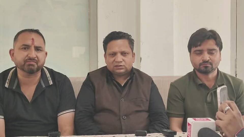 LIVE: पांवटा साहिब में लगातार बढ़ती आपराधिक घटनाओं पर बड़ी पत्रकारवार्ता, ACCP और ‘जिंदगी रिटर्न्स’ ने उठाए कई सवाल..