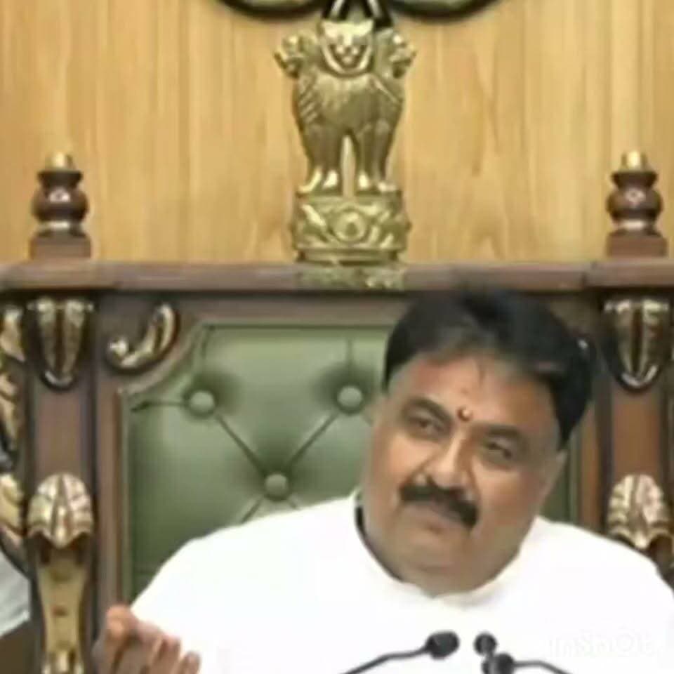 विधायक मनमोहन सिंह भडाना ने विधानसभा में उठाया हरियाणा का अहम मुद्दा हथियारों के लाइसेंस बनाने में सरकार नई तकनीकी का प्रयोग करें ताकि हमारा हरियाणा का युवा आगे बढ़े और देश की तरक्की में हिस्सा बने। हरियाणा का युवा हथियार केवल शौक पूरा करने के लिए नहीं रखते हरियाणा का युवा हथियार से अपनी आजीविका चलाने का काम करते हैं