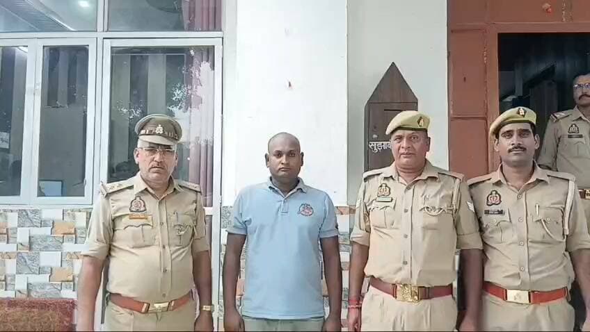फर्जी दस्तावेजों से अलग-अलग नाम पर बनवाए दो पासपोर्ट, वांछित अभियुक्त गिरफ्तार, पूर्व पासपोर्ट की जानकारी छिपाकर दूसरे नाम से बनवाया था पासपोर्ट, दोनों पासपोर्ट में अलग-अलग जन्मतिथि दर्ज; बैंकॉक जाने की भी बताई बात
https://abckhabar.in/?p=7948