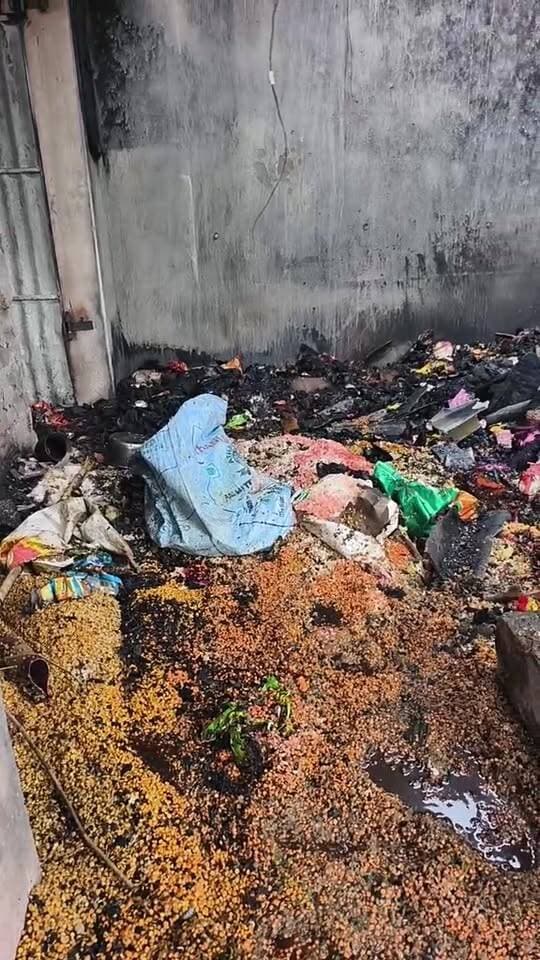 सिंघिया थाना अंतर गत बस्ती गांव में शर्ट सर्किट से लगा किराना स्टोर में लगा भयानक आग 😰