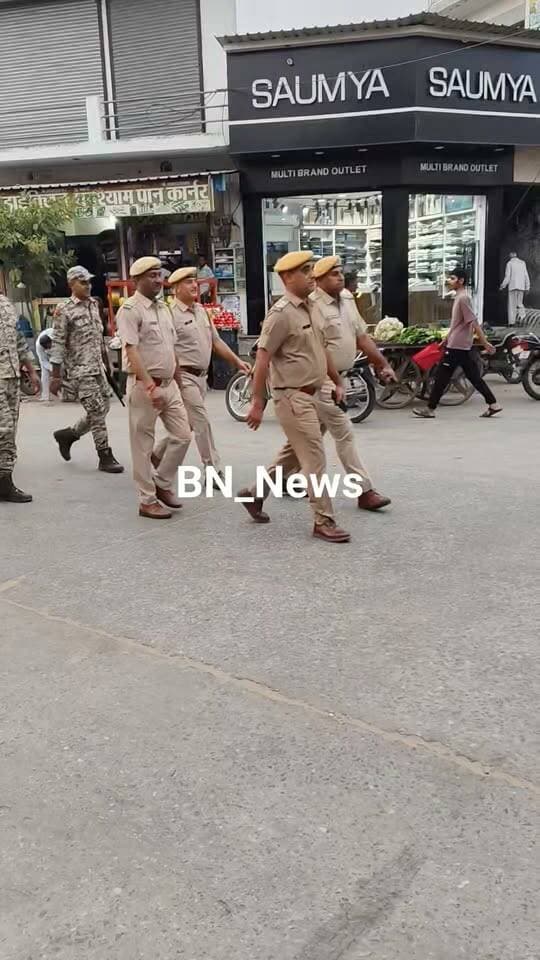 निकाय चुनावों को लेकर बहरोड़ शहर में पुलिस का फ्लैग मार्च