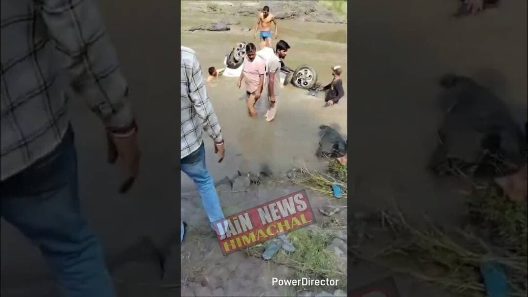 पुलघराटमें सुकेती खड्ड में गिरी गाड़ी मंडीके युवक की मौ/त #viral #viralvideo #mandi #sad #viralshort