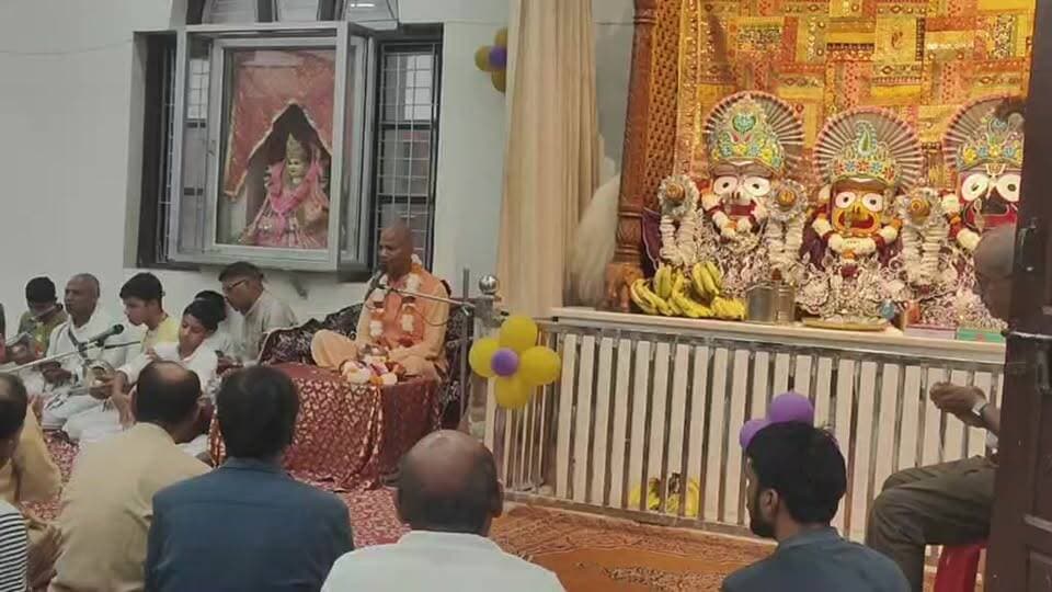 LIVE:पांवटा साहिब में जन्माष्टमी से पूर्व भगवान जगन्नाथ सेवा ट्रस्ट के द्वारा विशेष संकीर्तन का आयोजन, राधा-कृष्ण हनुमान मंदिर में गूंजे भक्ति के स्वरन..