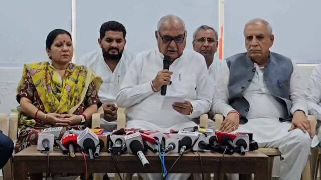 भूपेंद्र हुड्डा ने मानसून सेशन के बारे बताया प्रेस वार्ता में Bhupinder Singh Hooda
The KurukshetraKurukshetra News कुरुक्षेत्रप्यारा हिंदुस्तानVillage Barna-KurukshetraDeepender Singh HoodaSangameshwar dham