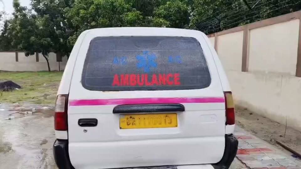 मरीज नहीं, एंबुलेंस में शराब की सवारी, बंगाल से पहुंची 396 लीटर की खेप, ड्राइवर गिरफ्तार