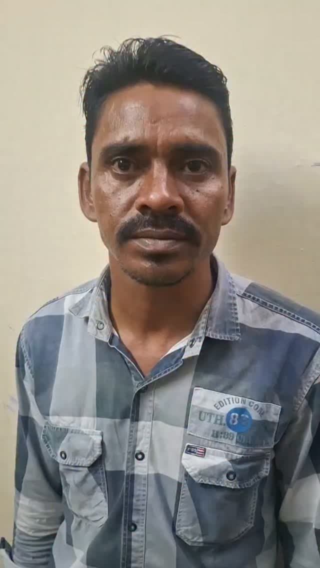 डीएसटी चित्तौड़गढ़ की कार्यवाही
जोधपुर जिले के बालेसर थाने का वांछित 10,000 रुपये का इनामी आरोपी गिरफ्तार।
दैनिक वीरधरा राजस्थान।
चित्तौड़गढ़। डीएसटी ने बड़ी कार्रवाई करते हुए पुलिस थाना बालेसर जिला जोधपुर के एनडीपीएस एक्ट के प्रकरण में वांछित 10 हजार रुपये के इनामी आरोपी नारायण लाल तेली को फतहनगर उदयपुर से डिटेन किया गया।