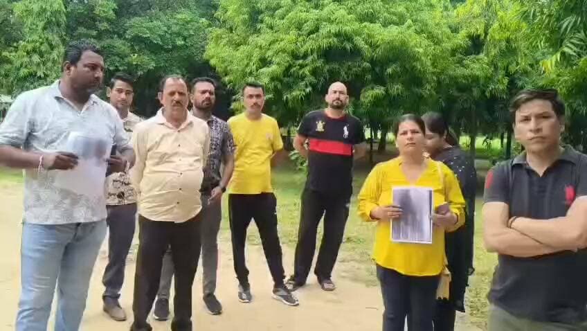 अश्वनी शुक्ला मारपीट मामले में सबूतों के साथ लोग आए सामने।
#NewsUpdate #faridabad #CrimeNews