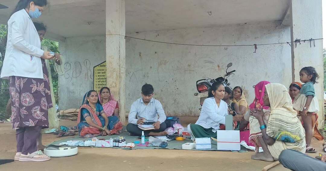 विशेष पिछड़ी जनजातियों (PVTG) के बेहतर स्वास्थ्य और सुरक्षा की दिशा में एक और सशक्त कदम!
ग्राम बांसभीरा में PM-JANMAN योजना के अंतर्गत विशेष स्वास्थ्य जांच एवं सिकलबेल/एनीमिया और अन्य बीमारियों के लिए सघन स्क्रीनिंग अभियान का आयोजन किया गया। स्वास्थ्य टीमों ने ग्रामीणों का स्वास्थ्य परीक्षण कर उन्हें आवश्यक दवाएं एवं परामर्श प्रदान किया।
#kcgdistrict
#HealthCare
#PMJANMAN