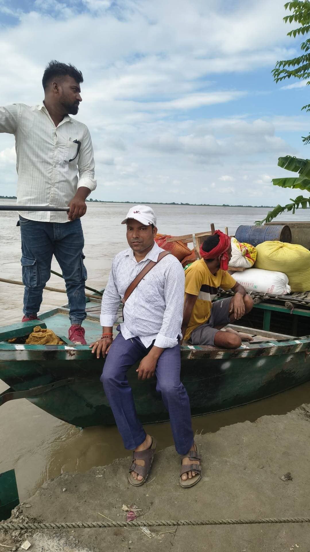 सुपौल जिला के बाढ़ प्रभावित क्षेत्रों से कई लोग हो रहे हैं बेघर, अपना आशियाना उठाकर तटबंध की ओर जाने के लिए मजबूर !
👉पूरी खबर देखें इस पेज पर...!