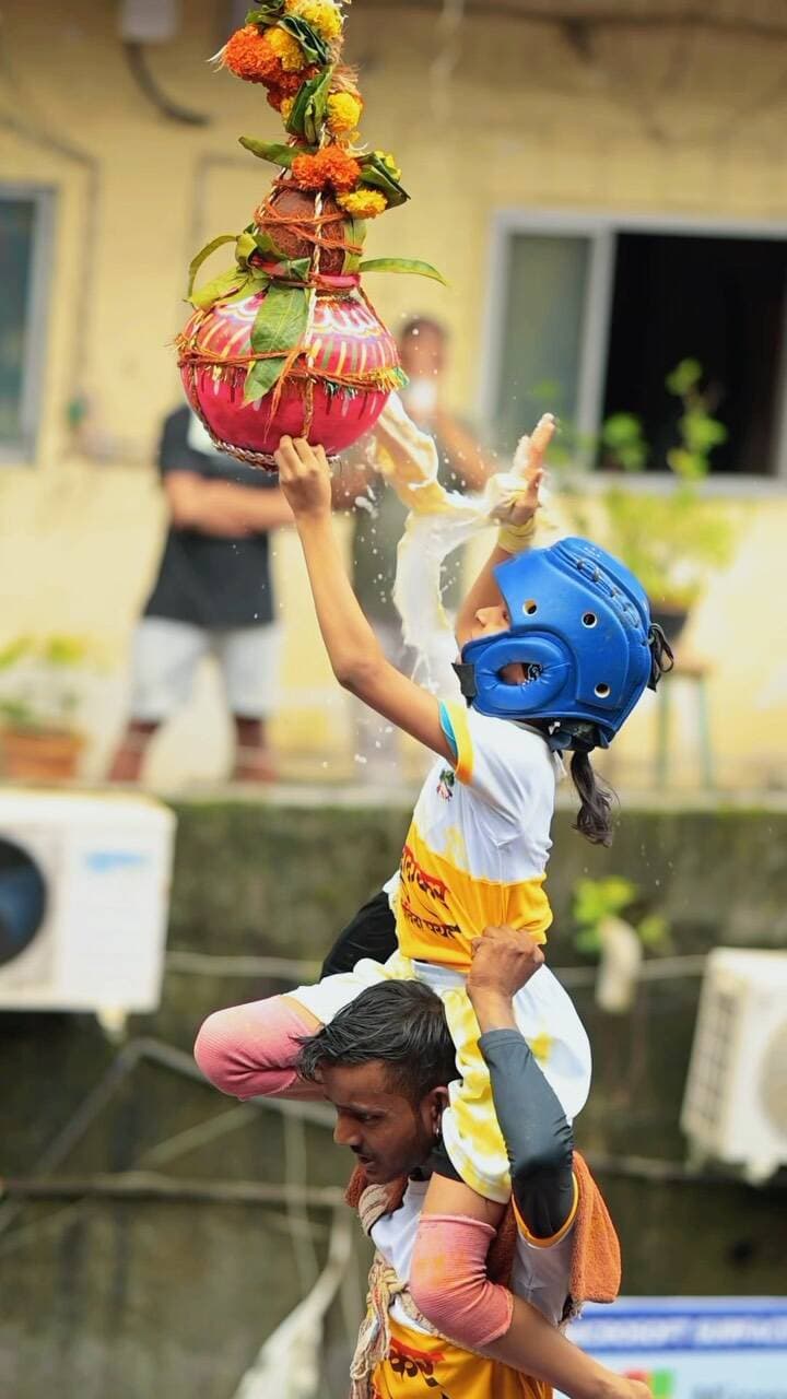 Only faith can explain the strength of every Govinda. 🙏
#dahihandi #trending #reels #govinda #mumbai