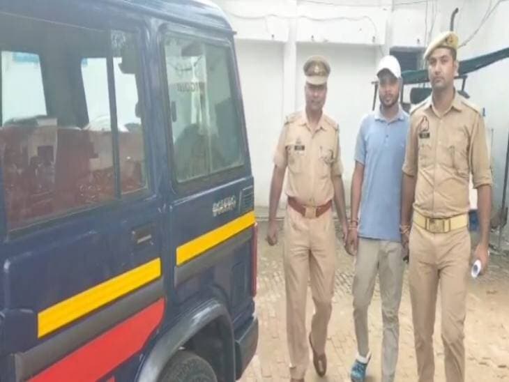 *गर्भवती महिला की मौत के मामले में फर्जी डॉक्टर गिरफ्तार:* शाहजहांपुर में बिना रजिस्ट्रेशन चल रहा था अस्पताल, ऑपरेशन के बाद हुई थी मौत, निगोही पुलिस ने की कार्रवाई।