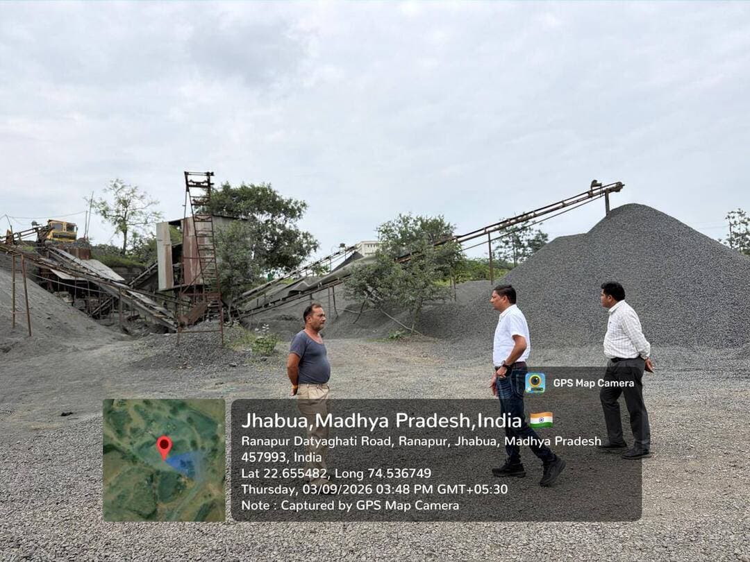 मुख्यमंत्री जन-विश्वास अभियान-2026 के तहत कलेक्टर डॉ. योगेश तुकाराम भरसट के निर्देशानुसार खनिज अधिकारी द्वारा राणापुर गिट्टी खदान का निरीक्षण किया गया।
निरीक्षण के दौरान खनन गतिविधियों एवं संबंधित व्यवस्थाओं का जायजा लिया गया तथा आवश्यक दिशा-निर्देश दिए गए।
Jansampark Madhya Pradesh CM Madhya Pradesh Indore Commissioner General Administration Department, MP #Jhabua #JansamparkMP