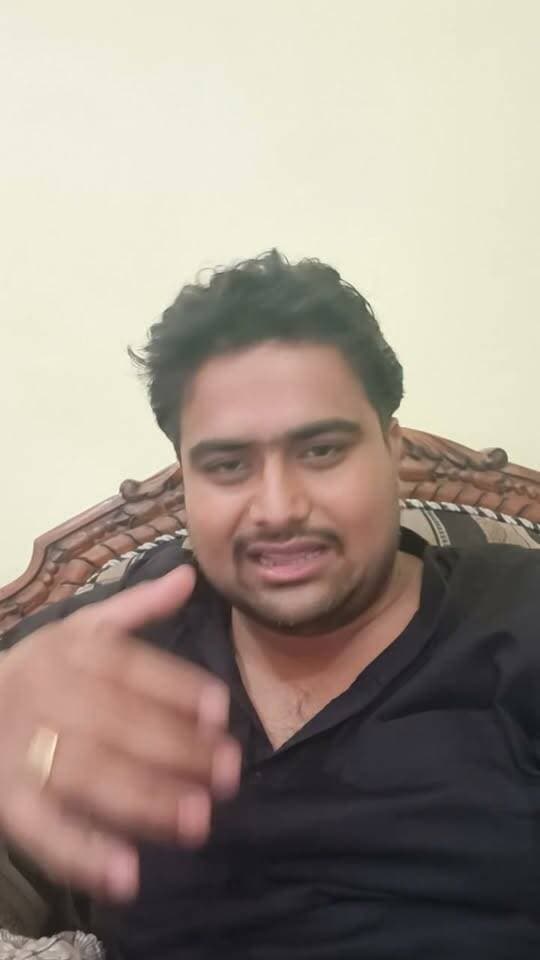 "दशकों पुरानी मांग पूरी हुई , पाठा क्षेत्र की बेटियां भी पढ़ेंगी और आगे बढ़ेगी " - अनुज हनुमत
मानिकपुर बालिका इंटर कॉलेज की खंडहर में तब्दील बिल्डिंग के निर्माण हेतु लगभग 5 करोड़ रुपए स्वीकृत किए गए हैं ।
राजापुर बालिका इंटर कॉलेज के जीर्णोद्धार के लिए भी सरकार ने करोड़ो रुपए धनराशि आवंटित कर दी है ।
युवा पत्रकार और समाजसेवी अनुज हनुमत ने जिलाधिकारी चित्रकूट पुलकित गर्ग का धन्यवाद ज्ञापित किया । उन्होंने बताया कि वह व्यक्तिगत तौर पर एक दशक से इस विषय के लिए लड़ाई लड़ रहे थे। उन्होंने कहा कि पूरे संवेदनशीलता के साथ डीएम महोदय ने विषय को शासन तक पहुंचाया और सफलता प्राप्त की । क्षेत्र की बेटियां अब तेजी से पढ़ेगी और आगे बढ़ेगी। क्योंकि पुरानी बिल्डिंग खंडहर जैसी हो गई थी और व्यवस्थाएं बहुत खराब थी । जो नई बिल्डिंग बनाई गई वह भ्रष्टाचार की भेंट चढ़ गई । अब आस जगी है कि आगे अच्छा कार्य होगा
#चित्रकूट