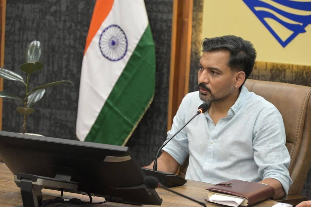 पेंशन चाहिए तो देर न करें! 30 सितंबर तक आवेदन का मौका...see more