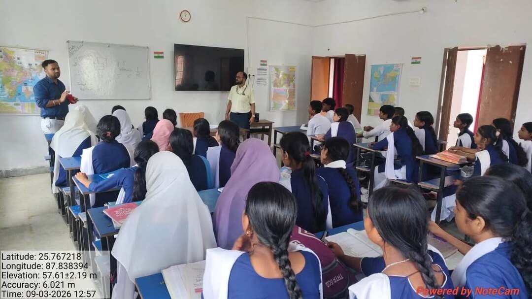 जिलाधिकारी कटिहार आशुतोष द्विवेदी के द्वारा दिए गए आदेश के आलोक में जिला के 20 सरस्वती विद्या निकेतन (मॉडल स्कूल) से टैग किए गए पदाधिकारी के द्वारा लगातार मॉडल स्कूल का भ्रमण कर शैक्षणिक गतिविधियों में भाग लेते हुए परिसर को विकसित करने की दिशा में पहल की जा रही है।
Information & Public Relations Department, Government of Bihar @topfans Bihar Education Department #katihar