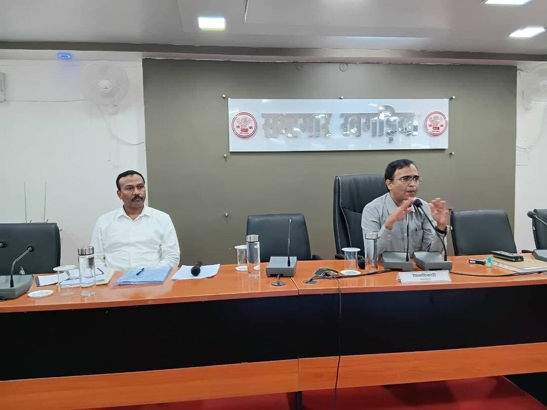 📚 सरस्वती विद्या निकेतनों की शैक्षणिक गुणवत्ता को लेकर बैठक
जिलाधिकारी, खगड़िया श्री विक्रम विरकर की अध्यक्षता में नौ सरस्वती विद्या निकेतनों के सुचारु संचालन, गुणवत्तापूर्ण एवं विद्यार्थी-केंद्रित शिक्षा तथा प्रभावी मॉनिटरिंग को लेकर बैठक आयोजित की गई। शिक्षकों को आवश्यक दिशा-निर्देश एवं मार्गदर्शन दिया गया।