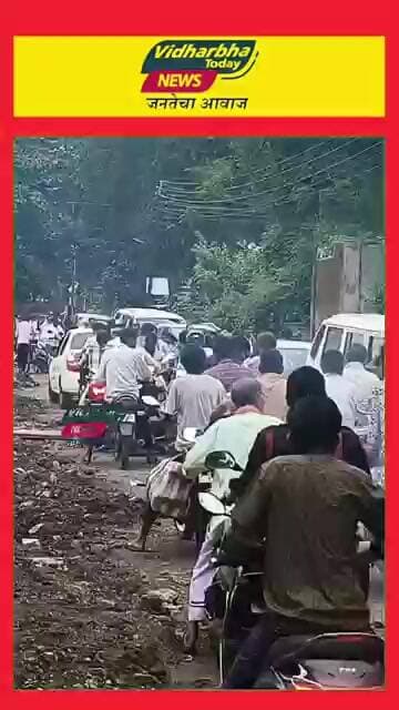 धामणगावच्या रस्ता बंद, खड्ड्यांचे साम्राज्य