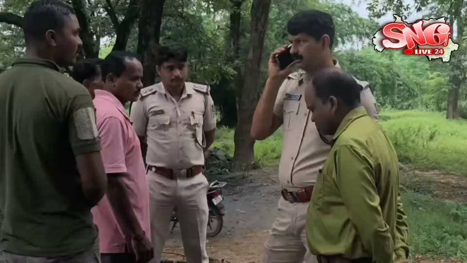 ଡ୍ୟୁଟି ସାରି ବାଇକ୍ରେ ଘରକୁ ଫେରୁଥିଲେ। ହେଲେ ଘରେ ପହଞ୍ଚିବା ପୂର୍ବରୁ ରାସ୍ତାରେ ଘଟିଗଲା ଅଘଟଣ। ମୁଖ୍ୟମନ୍ତ୍ରୀ ବସ୍ ସେବା ଗାଡ଼ି ଧକ୍କାରେ ଘଟଣାସ୍ଥଳରେ ହିଁ ଚାଲିଗଲା ଜଣେ ବାଇକ୍ ଚାଳକଙ୍କ ଜୀବନ।
ରାଜଗାଙ୍ଗପୁର ପୁଲିସର ତଦନ୍ତଆରମ୍ଭ।
#Rajgangpur #RoadAccident #BusAccident #CMBusService #BreakingNews #AccidentNews #RoadSafety #SundargarhNews #SundargarhHalchal #sundargarhupdateslive