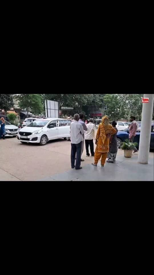 ऑटो और कार की भिड़ंत से छात्राओं से भरा ऑटो पलटा#13 छात्राएं घायल