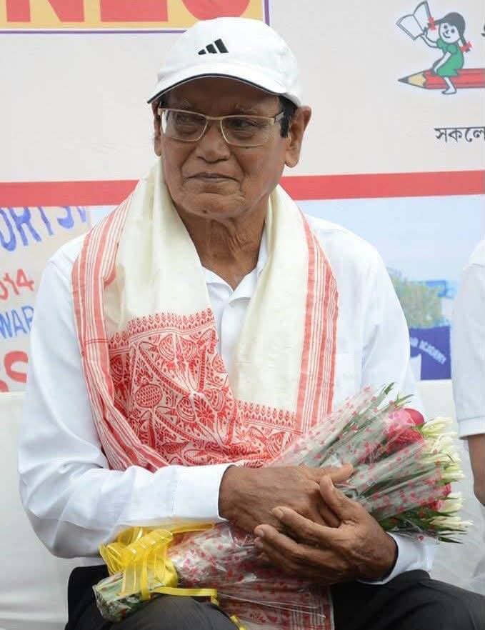 আজি অসমৰ প্ৰথমগৰাকী অৰ্জুন বঁটা বিজয়ী ভোগেশ্বৰ বৰুৱা ছাৰৰ জন্মদিন। তেওঁৰ জন্মদিনটো অভিৰুচি ক্ৰীড়া দিৱস হিচাপে পালন কৰা হয়। বৰুৱা ছাৰলৈ ৮৭ সংখ্যক জন্মদিনৰ আন্তৰিক শুভকামনা। ছাৰ কুশলে থাকক।