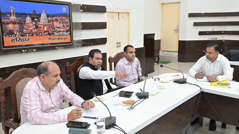 BIG BREAKING:हरिद्वार में वित्तीय अनुशासन पर महालेखाकार सख्त, बोले—बजट खर्च में पारदर्शिता और नियमों का हो पूरा पालन - Bahadrabad News
=================
_*पूरी ख़बर पढ़ने के लिए नीचे दी गई ब्लू लाइन पर क्लिक करें।*_
👇👇
https://bahadrabadnews.com/big-breakingaccountant-general-said-strictly-on-financial-discipline-in-haridwar-transparency-in-budget-expenditure-and-complete-adherence-to-rules/
*"बहादराबाद न्यूज़/ की खबरे व्हाट्सएप पर पाने के लिए ग्रुप से जुड़े.. क्लिक करे!*👇
https://chat.whatsapp.com/JRJhdKtAfvYEyJxTAHmU0W
=================
_*News by -SHAJAD ALI*_