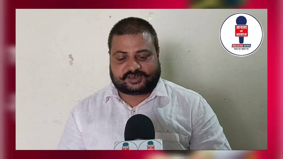 गोकुल में जिसका वास है, गोपियों के संग जो रास रचाए,
देवकी-यशोदा की जो आँखों का तारा, ऐसे श्री कान्हा आपको जीवन की हर ख़ुशी दे जाए।
जन्माष्टमी की ढेर सारी शुभकामनाएँ!
पुष्कर सिंह
(नगर पार्षद, वार्ड नंबर 14, मोकामा)