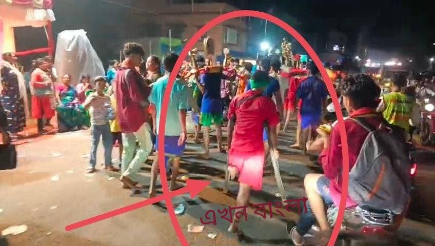 "বারাসাত" থেকে "কচুয়াধাম" পায়ে হেঁটে বাবা লোকনাথের কাছে _ ভক্তির কাছে হার মানলো প্রতিবন্ধকতা _