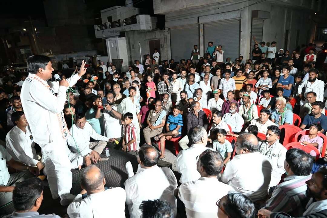 नोहर नगर पालिका चुनाव 2026
नगर पालिका चुनाव को लेकर विधायक अमित चाचाण ने वार्ड नंबर 7, 8, 9 एवं 16 में कांग्रेस उम्मीदवारों के पक्ष में आयोजित नुक्कड़ सभाओं को संबोधित किया।
#अमितचाचाण #नोहर #नगरपालिका_चुनाव #कांग्रेस #वार्ड7 #वार्ड8 #वार्ड9 #वार्ड16 #नुक्कड़सभा #जनसंपर्क #नोहर_विकास