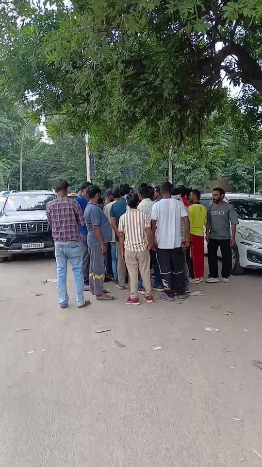 अज्ञात ट्रैक्टर चालक सड़क किनारे कचरा डालकर फरार...
BK चौक के रास्ते पर फिर फेंका गया कूड़ा
#garbage
#tractor
#traffic
#voiceoffaridabad
#Voiceoffreedom