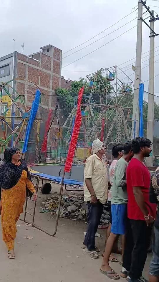 जन्माष्टमी पर सुरक्षा का पहरा...
NIT-5 में पुलिस की चेकिंग, झूलों से लेकर ट्रैफिक तक का निरीक्षण
#janmashtami
#Bankebiharimandir
#security
#voiceoffaridabad
#Voiceoffreedom