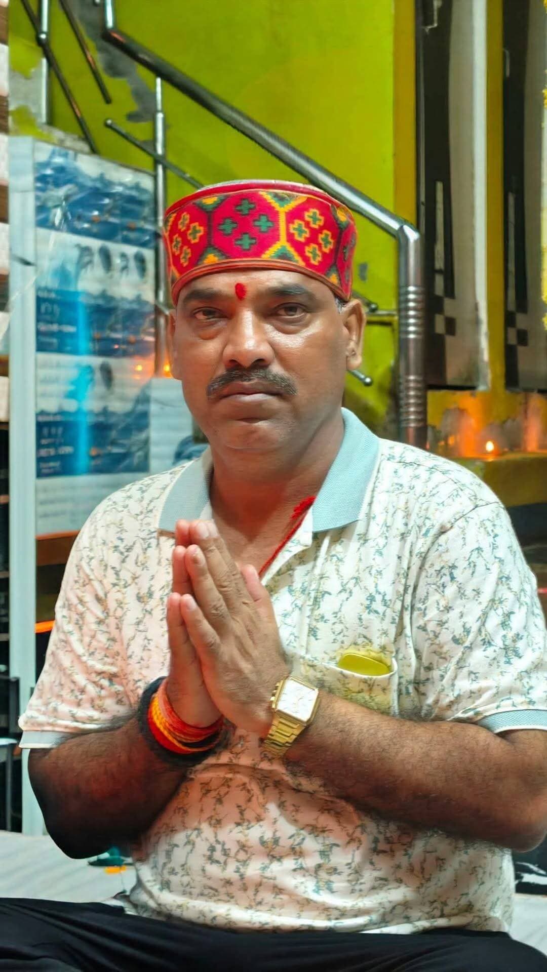 ग्राम सभा खीरीघाट के लोकप्रिय जनप्रिय विगत कई वर्षों से प्रधान प्रिय बड़े भाई भूपेंद्र सिंह जी को जन्मदिन की हार्दिक बधाई एवं शुभकामनाएं
भूपेंद्र सिंह प्रधान खीरीघाट