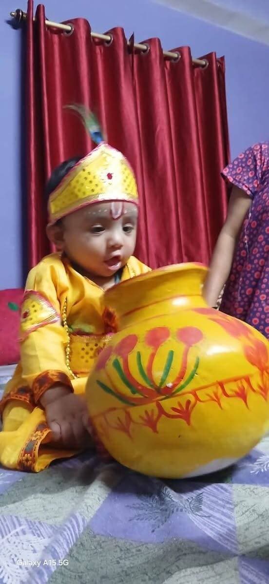 नटखट नंद गोपाला, जय कन्हैया लाल की।