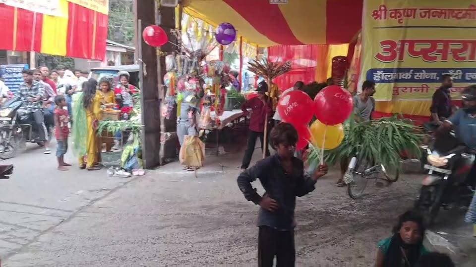 राधा कृष्ण जन्माष्टमी के अवसर पर मुजफ्फरपुर के सबसे प्रसिद्ध राधा कृष्ण मंदिर से लाइव तस्वीरें देखें।