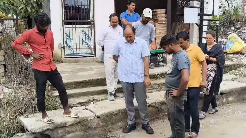 चम्पावत : जिलाधिकारी ने खटकाना पुल के पास यूएसएसडीए की पेयजल लाइन के कार्यों का किया निरीक्षण, गुणवत्ता के साथ तेजी से कार्य पूर्ण करने के दिए निर्देश