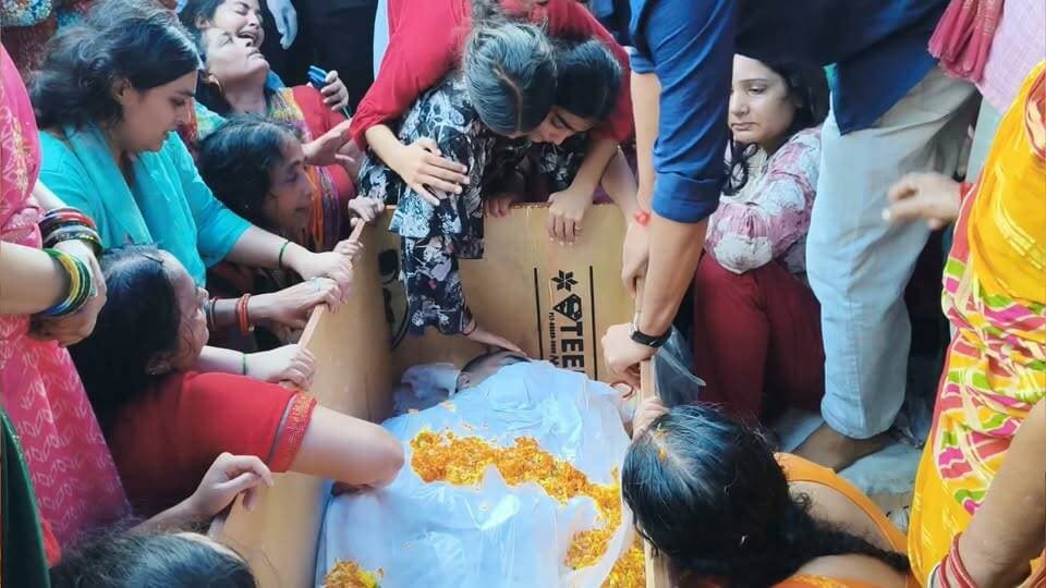 बेगूसराय में शहीद मनीष कुमार की बेटी का भावुक कर देने वाला वीडियो कहां पापा अभी जिंदा है