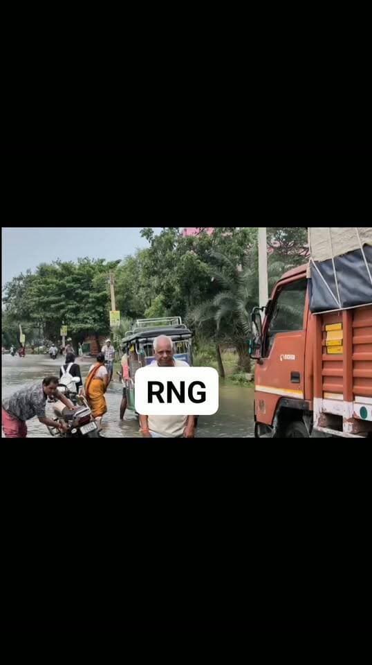 स्लग. गंगा के जलस्तर में लगातार वृद्धि होने के कारण आरा बक्सर मुख्य मार्ग पर चढ़ा बाढ़ का पानी,