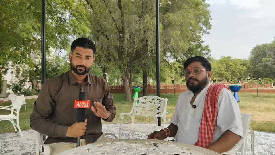 लाडनूँ:-भाजपा का #टिकट नहीं मिला तो बदल दिया पूरा चुनावी #खेल,वार्ड नंबर 42 से अमित डावर की #निर्दलीय एंट्री ने बढ़ाई सियासी #हलचल,20 साल से गौसेवा करने वाले अमित अब जनता के #बीच वोट मांगेंगे,लेकिन सवाल बड़ा है—भाजपा से टिकट क्यों नहीं #मिला और निर्दलीय लड़ने का #फैसला क्यों किया???? देखिए जनता की अदालत में अमित डावर का बेबाक #इंटरव्यू।
Karni Singh Ladnun