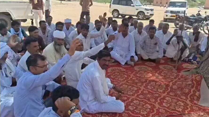 किसानों का दूसरे दिन भी पानी की मांग को लेकर धरना जारी
Sunil Godara